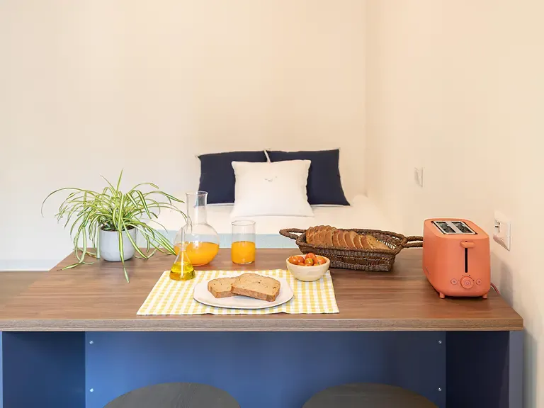 Yugo-Bologna-Accessible-Deluxe-Studio-10