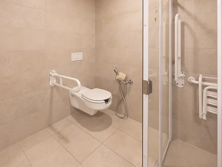 Yugo-Bologna-Accessible-Deluxe-Studio-2