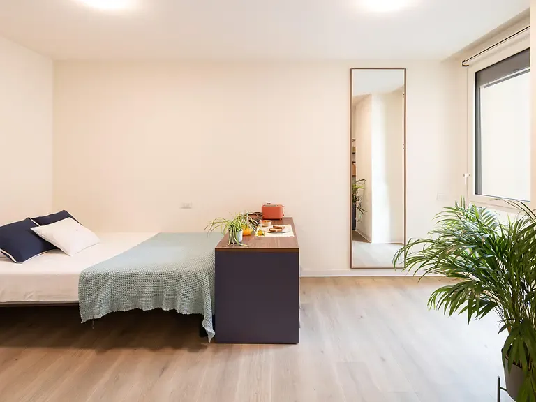 Yugo-Bologna-Accessible-Deluxe-Studio-8